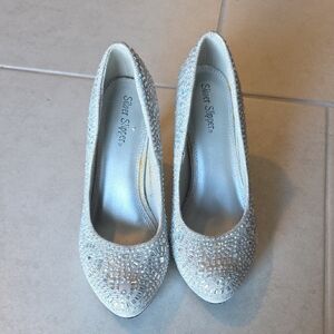 Silver Sipper Women's Glittering Heels